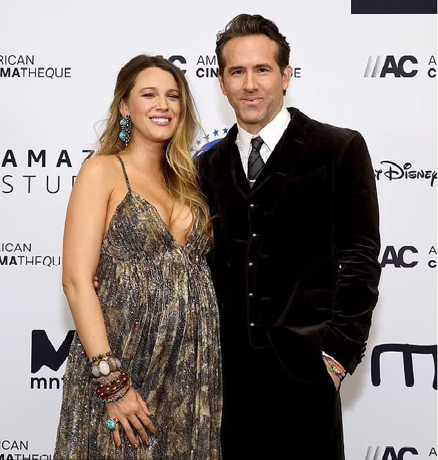 Bingemonkeycom's tweet photo. Ryan Reynolds says he and wife Blake Lively's three daughters are 'ready' to be big sisters to baby number four
https://t.co/3eg3ZrHeZR
#bingemonkeycom #bingemonkey #movies #newmovies #bestmovies #hdmovies #freemovies #moviescenes #moviestars #ryanrenolds #blacklively https://t.co/HERfimgOin