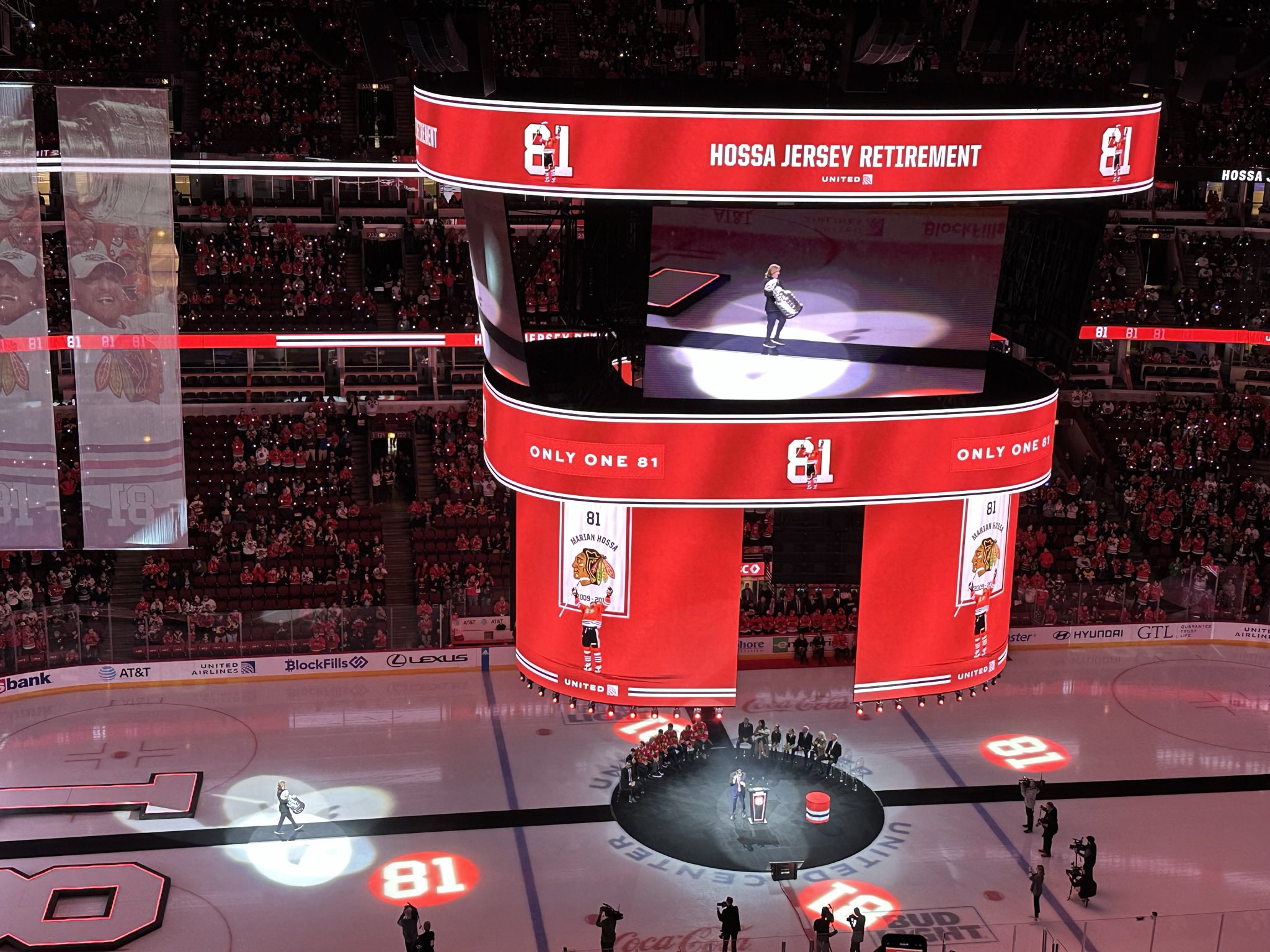 Blackhawks' Marian Hossa's jersey retirement a 'special' ceremony