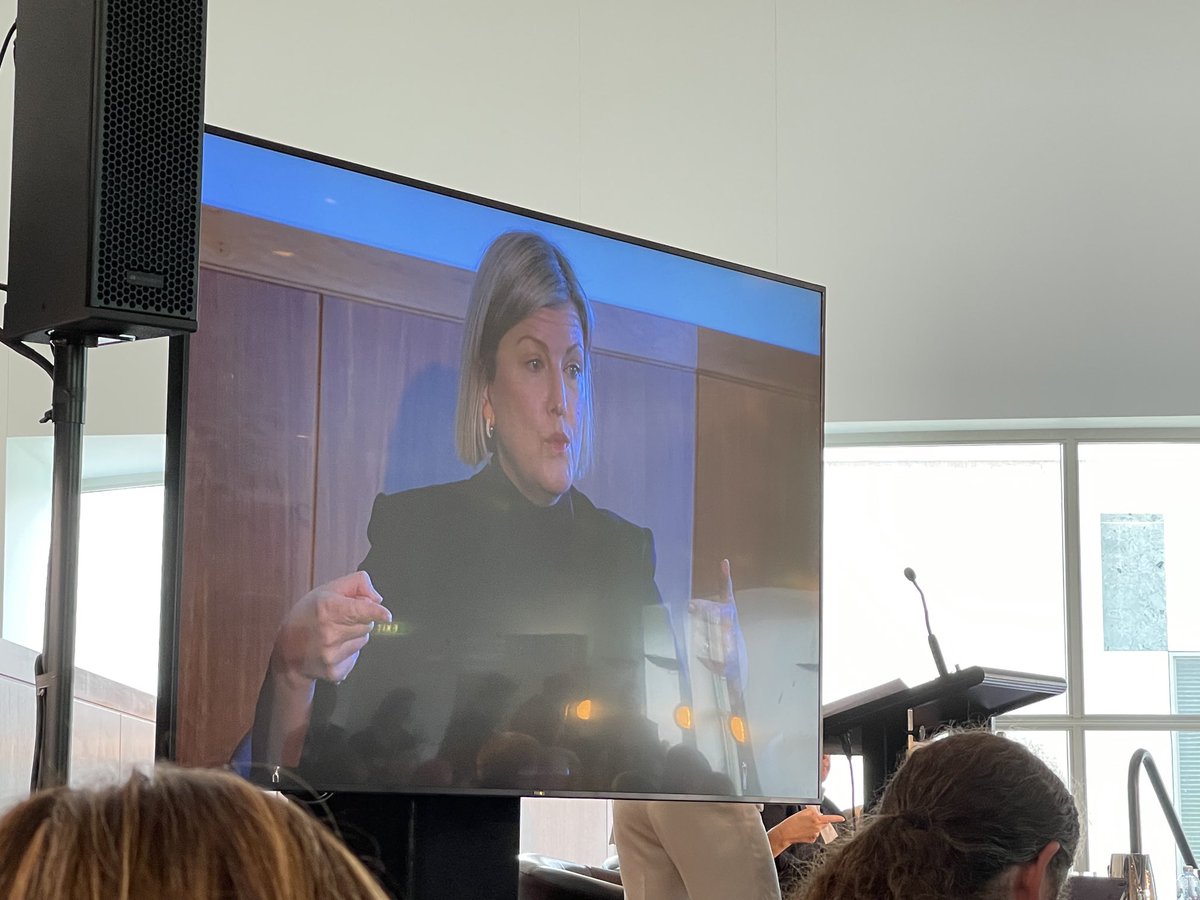 natchap99's tweet photo. . @sallyannw has just challenged us all @CoopResearchAus #NIPF - how do we create the win for Australia? how can you help someone else on the table https://t.co/TjY2cGK7CQ