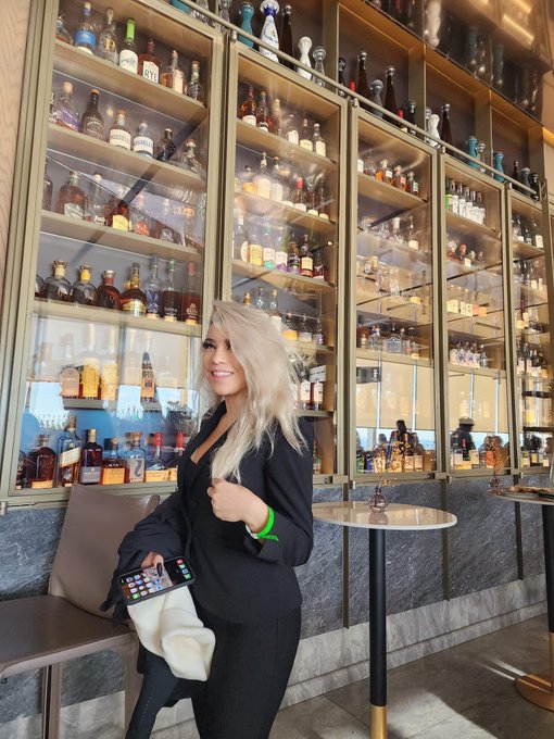 Had brunch in the sky 💖 photo by @jennybellycos https://t.co/f5qCelEHkp<a class="tags" href="/tag/jennybellycos">@jennybellycos</a><a href="/tag/pokemonlegendsarceus"class="tags"><span>#pokemonlegendsarceus</span></a><a href="/tag/animeexpo2022"class="tags"><span>#animeexpo2022</span></a><a href="/tag/cogita"class="tags"><span>#cogita</span></a>