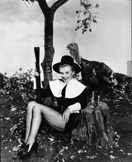 Horrormoviebbq Aka Mr Thanksgiving On Twitter Thanksgiving Pinup Girls Are Amazing And Marilyn