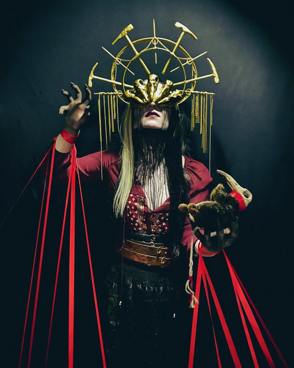katgeocosplay's tweet photo. Inspired by the amazing work of @EldritchBlep 

🖤Laudna is owned by @Marisha_Ray and @CriticalRole 

#criticalrolecosplay https://t.co/kuXlf946zA