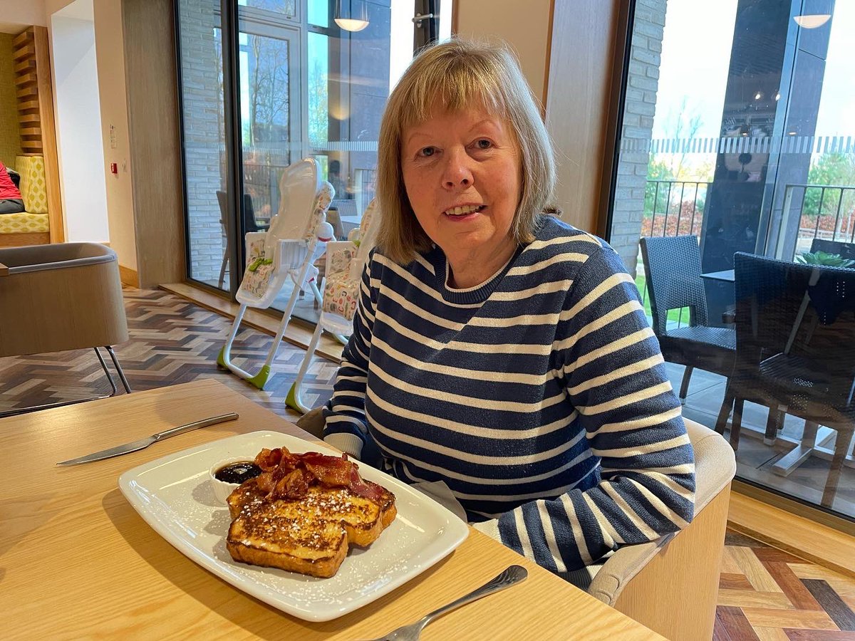vivienne7's tweet photo. Introduced mum to the delights of #Bargacree cafe @PPWHospice today. Delicious as always. Got a few gifts in the shop too π https://t.co/hTJ9yYHhw3