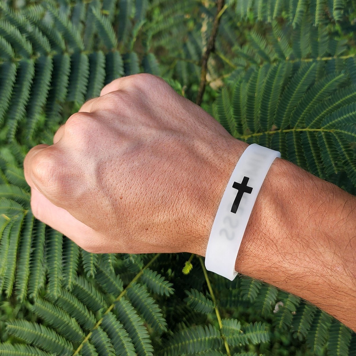 gemvius's tweet image. Brrrrrr! A winter frost seems to have gotten to our Limitless bracelet. Say hello to our new Limitless Frost!

Shop Now --&amp;gt; gemvius.com/collections/li…