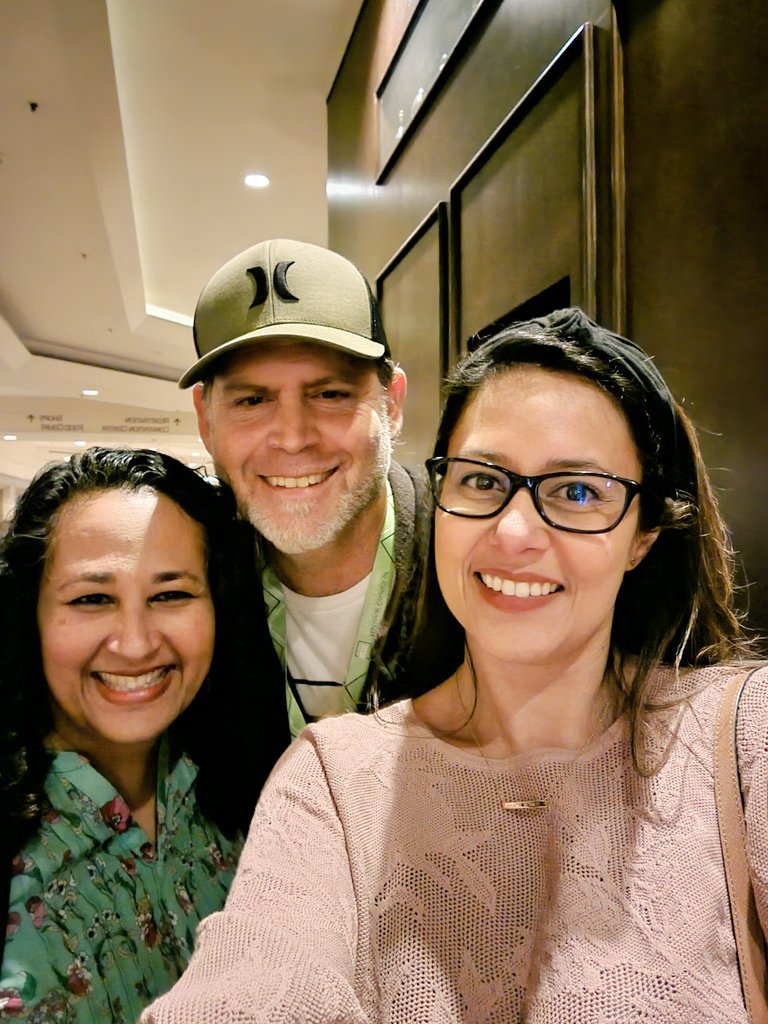 It was SO cool to step out of the elevator and run into the amazing @rajanilarocca and the incredible Chris Baron!! #ncte22 😍