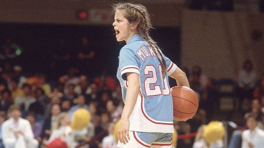 LSUwbkb's tweet photo. After further review, there is a team that scored 100+ in six straight games.

It was @KimMulkey's 1981-82 Louisiana Tech team.

Go figure. https://t.co/soTUbzZPzq