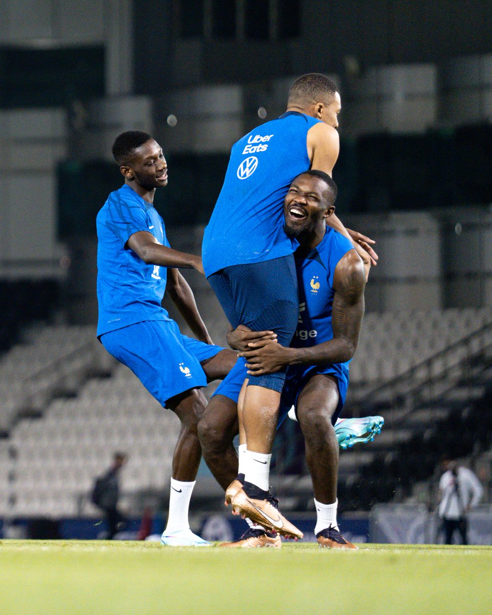 equipedefrance's tweet photo. La Coupe du Monde commence (enfin) demain ! 🙌

#FiersdetreBleus https://t.co/SNTIIwsGr5