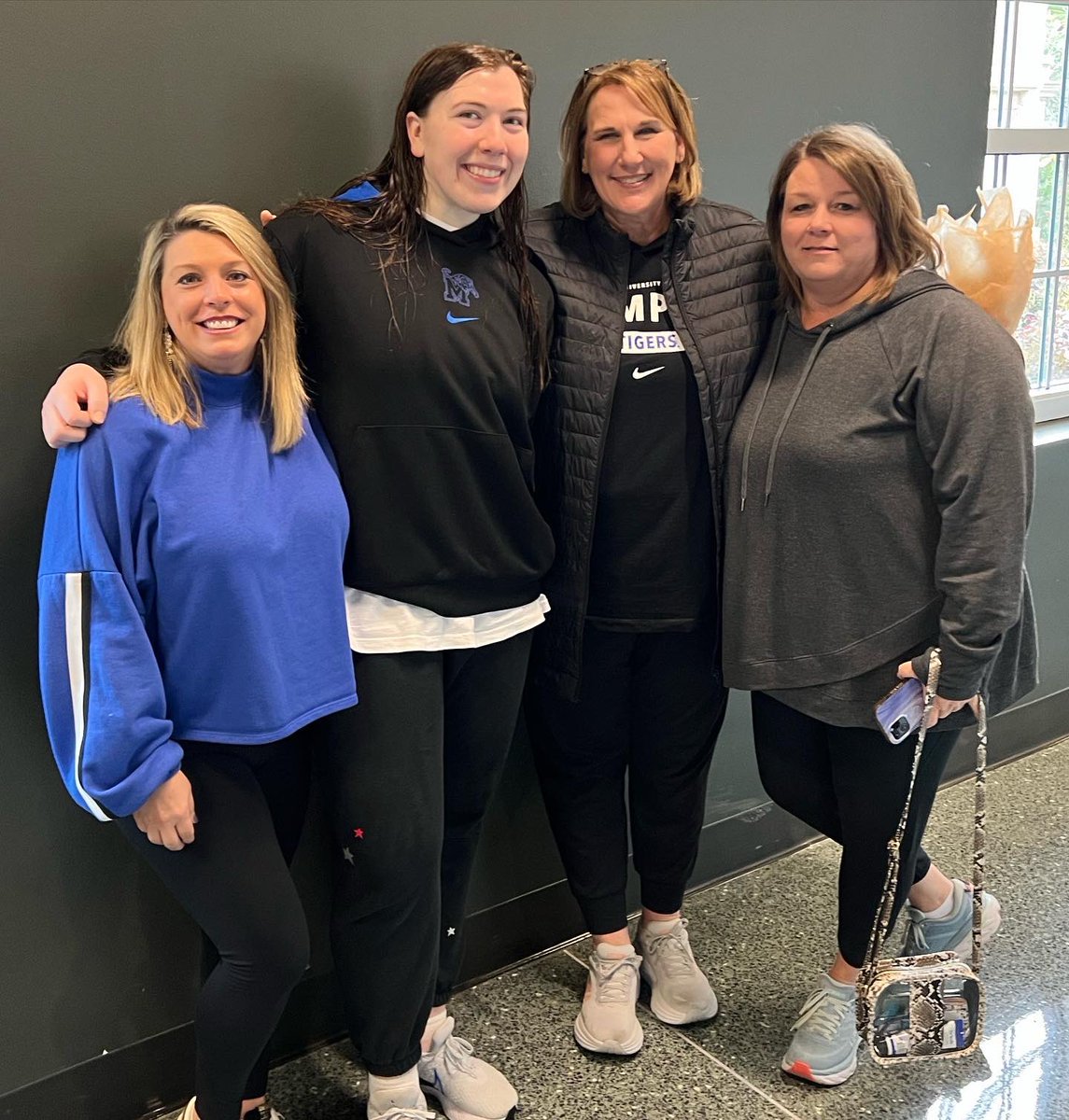 KelsaWalker's tweet photo. My girl @hook_em_bass dominated today at Tulane with 10 blocks and led all hitters with .353!  Added bonus was getting to visit with @adbeyer!  Good day in Nola! https://t.co/qB19tKxCQd
