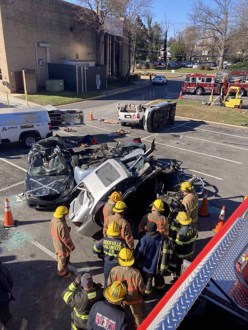 mcfrsPIO's tweet photo. Every Day is a Training Day @mcfrs Day 2 @RescueWeekend @BCCRS @MontgomeryCoMD @RockvilleVFD hands on training https://t.co/E0DokD6mNh