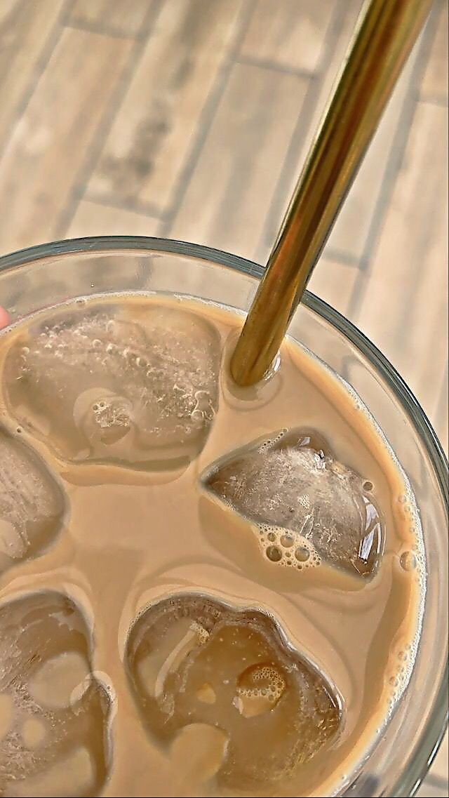 masakbar_'s tweet photo. kopi pake es emang udah paling bener siangsiang begini. 😋😎 https://t.co/HvE5oUBk7C