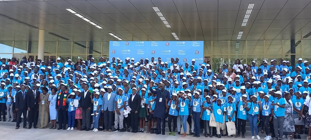 WorldVisionZamo's tweet photo. #Children from World Vision's #Chipapa AP were part of the more than 300 children who participated in the national Commemoration of the #WorldChildrensDay. They presented their Calls To Action to the Presidents of Zambia, Botswana and Zimbabwe; and the Vice President of Namibia. https://t.co/2msqnCtNhy