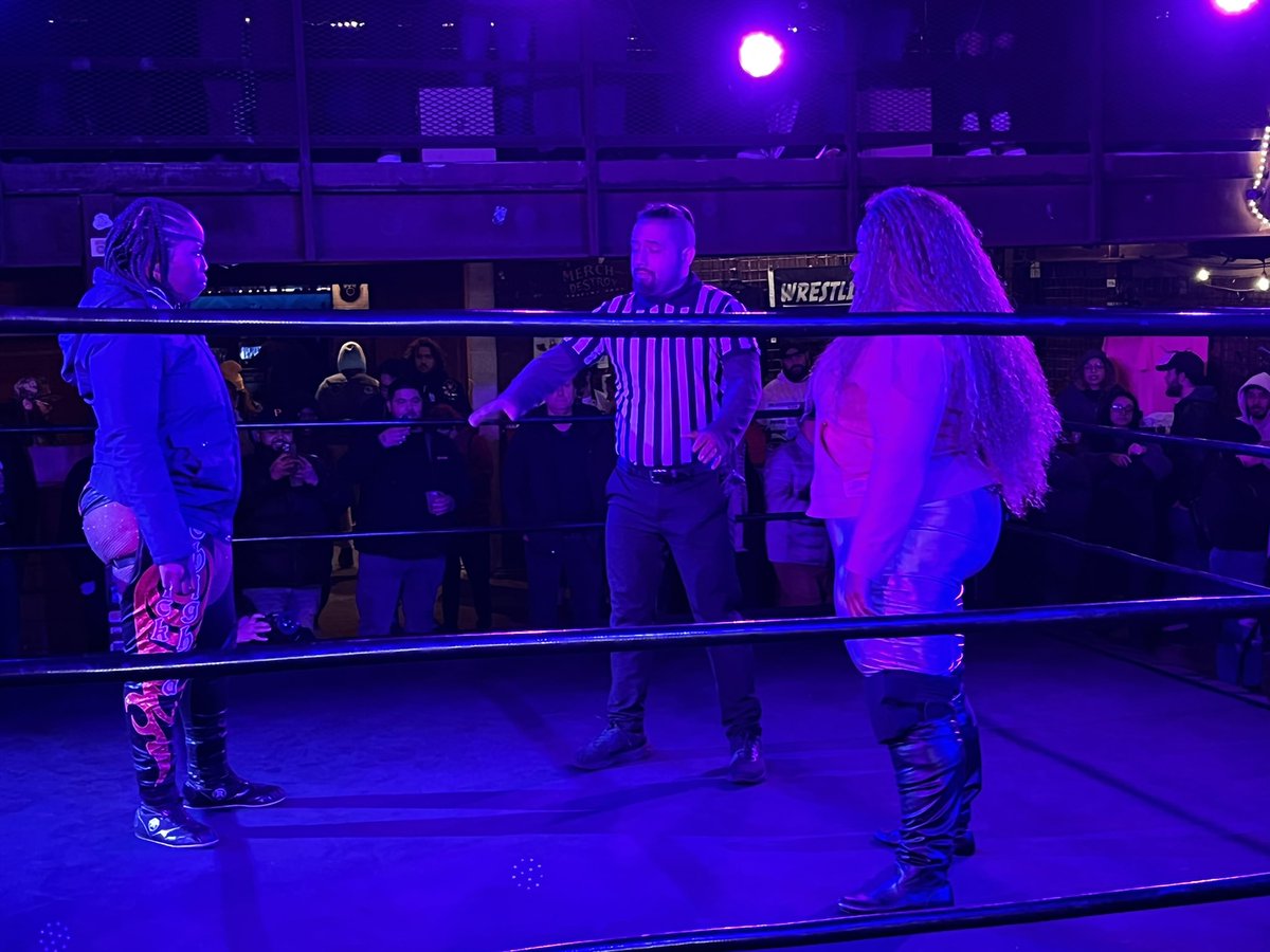 justinruff's tweet photo. What a great match between #TheWOAD & @Glitterlicious. https://t.co/PGJBDcArbM