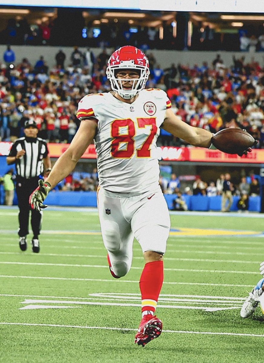 AbelisBatman's tweet photo. If anyone is still here Chiefs know how to win! https://t.co/S79QrWEcVy