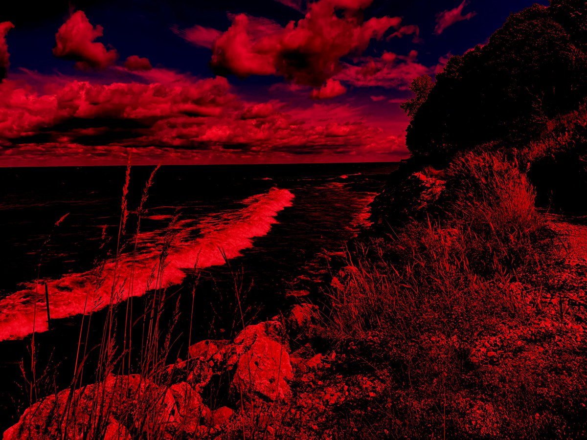 𝐑𝐞𝐝 𝐬𝐤𝐲 𝐚𝐭 𝐧𝐢𝐠𝐡𝐭, 

𝐬𝐚𝐢𝐥𝐨𝐫𝐬' 𝐝𝐞𝐥𝐢𝐠𝐡𝐭.