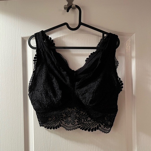Sousa121090's tweet photo. So good I had to share! Check out all the items I'm loving on @Poshmarkapp from @tashiedoodles #poshmark #fashion #style #shopmycloset #aerie: https://t.co/1fLpTcp7QC https://t.co/m0YUgov9Jh
