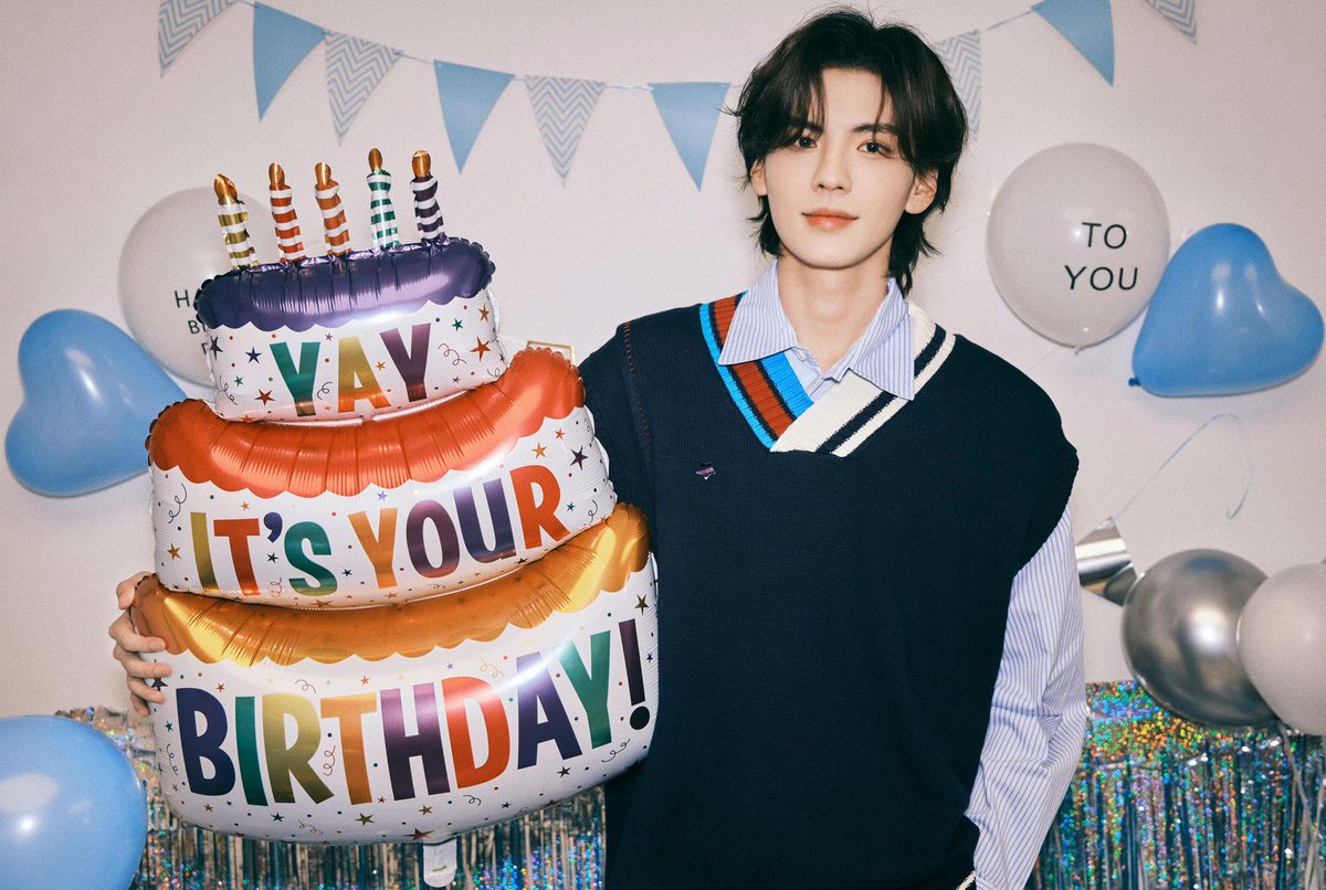 dramaskfan's tweet photo. Parabéns para #BiWenJun. 🎉🎂
O ator está completando 25 anos hj (21/11). Muitas felicidades e sucesso p/ ele.
Mais 📷: https://t.co/5TFyc4ZWua
#毕雯珺 #九霄寒夜暖 #TheSilenceOfTheMonster #SeizingDreams #ALeagueOfNobleman #DuoMeng #NiChang #SweetTaiChi #InAClassOfHerOwn #cdrama https://t.co/4hKKyEXi4z
