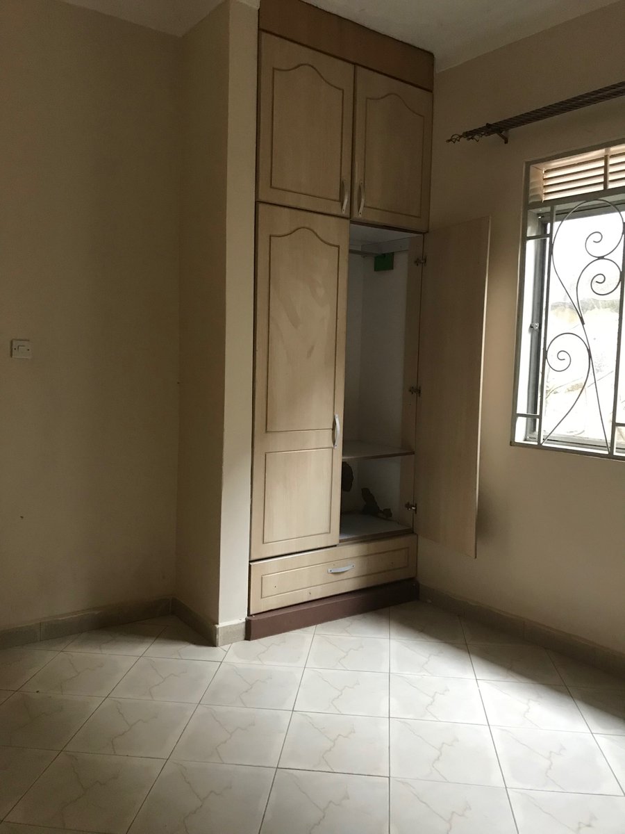 AkramPropertyUG's tweet photo. In.    Kira- Bulindo 

A single bedroom house for rent 
Rent price: 450.000ugx
+256 756411332

#AkramPropertiesUG https://t.co/3kXEcxzfwr