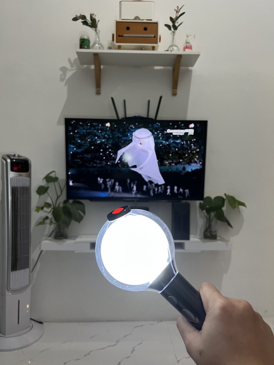 putrifebrila's tweet photo. Wohoo!! Opening ceremony piala dunia 2022 semalam keren banget 😭🥹😍🥰💜 @bennyfiansyah @navillairawan @fanisatrio @stfnfany #armynontonpialadunia2022dividio #giveawayvidioxklkorea https://t.co/VpcAVQmZc1