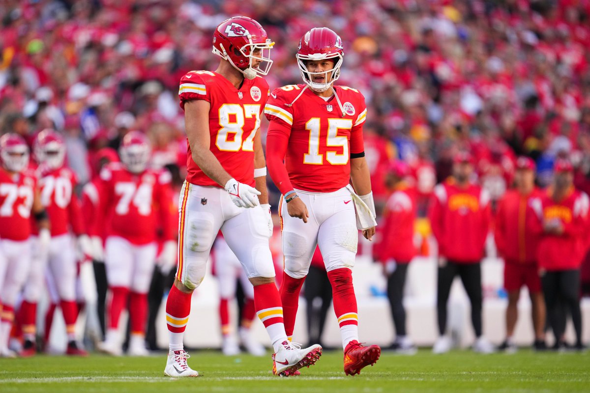 BleacherReport's tweet photo. Mahomes and Kelce are a top __ duo in the NFL? 🤔 @brgridiron https://t.co/tbmbPlFf9W