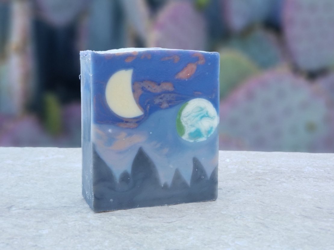 BlueWaveSoaps's tweet image. Art on vegan soap. 💕