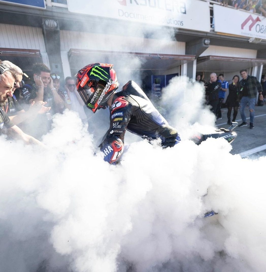 FormulaRachelle's tweet photo. 2022 vice champions>>> https://t.co/oKIDiS7jSH