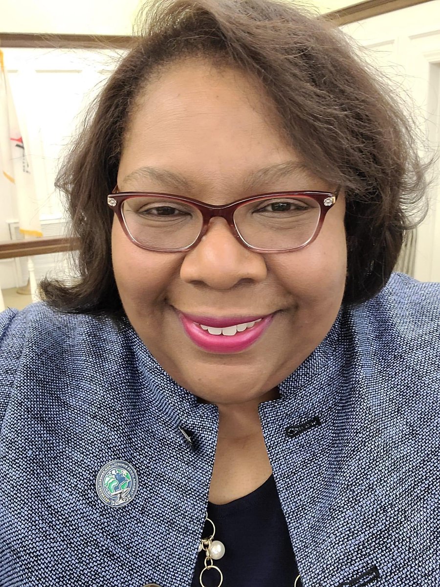 Burgess4GenSec's tweet photo. I enjoyed pressing my case for #BurgessforGeneralSecretary in the 13th Episcopal Church. It is so good to be home. #DaughterOfTheSoil 
Follow me at https://t.co/wHHGs5dXEZ #THB4CIO #KeepBuildingwithBurgess https://t.co/3DuD5Hffey