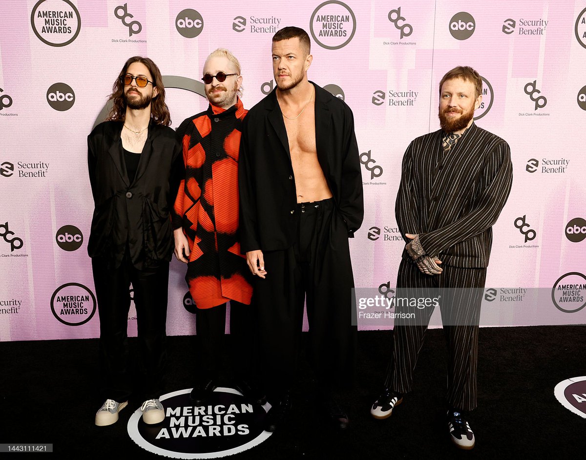 🚨 <a href="/Imaginedragons/">Imagine Dragons</a> looking GREAT at the #AMAs2022 tonight!
