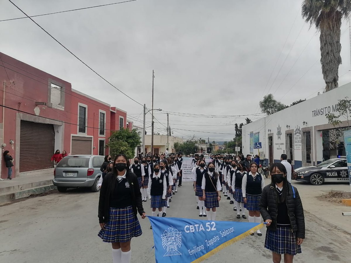 cbta52's tweet photo. CBTA52 presente en el desfile conmemorativo del "CXII Aniversario de la Revolución Mexicana"
#dgetaycm #CBTA52 #cbta #dgetaycm  #matehuala https://t.co/q40DcK9hTU