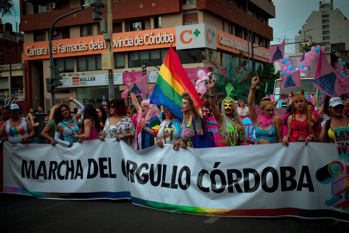 aguss0livera's tweet photo. ✨Highligths de la marcha 🏳️🌈
#orgullocba #Orgullo #19Nov https://t.co/L3dLJFqh9f