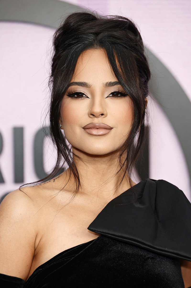 beckygarchives's tweet photo. #BeckyG at the #AMAs ❤️ https://t.co/9uR4bTF5pP