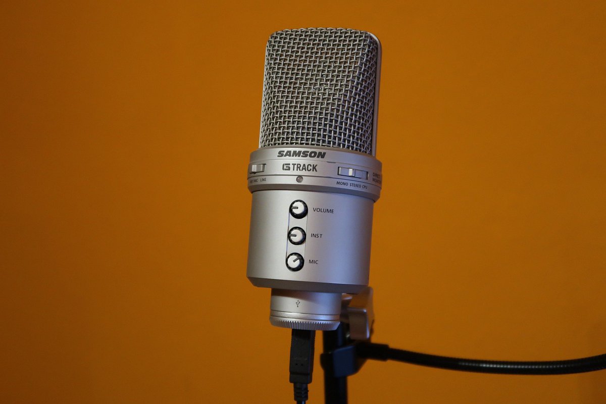 evrensoyucok's tweet photo. 🎙️ #Podcast yapmaya yeniden başlıyorum, hatta başladım 😁Kayıtların ilk turu bu hafta sonu tamamlandı, çok heyecanlıyım! Daha önce yaptığım “@edebipodcast” ve “internet günlüğü” podcastleri gibi yine ilk kez denenen özgün bir format. İlk bölüm 4 Aralık Pazartesi yayında😎 https://t.co/pN2Brecemq