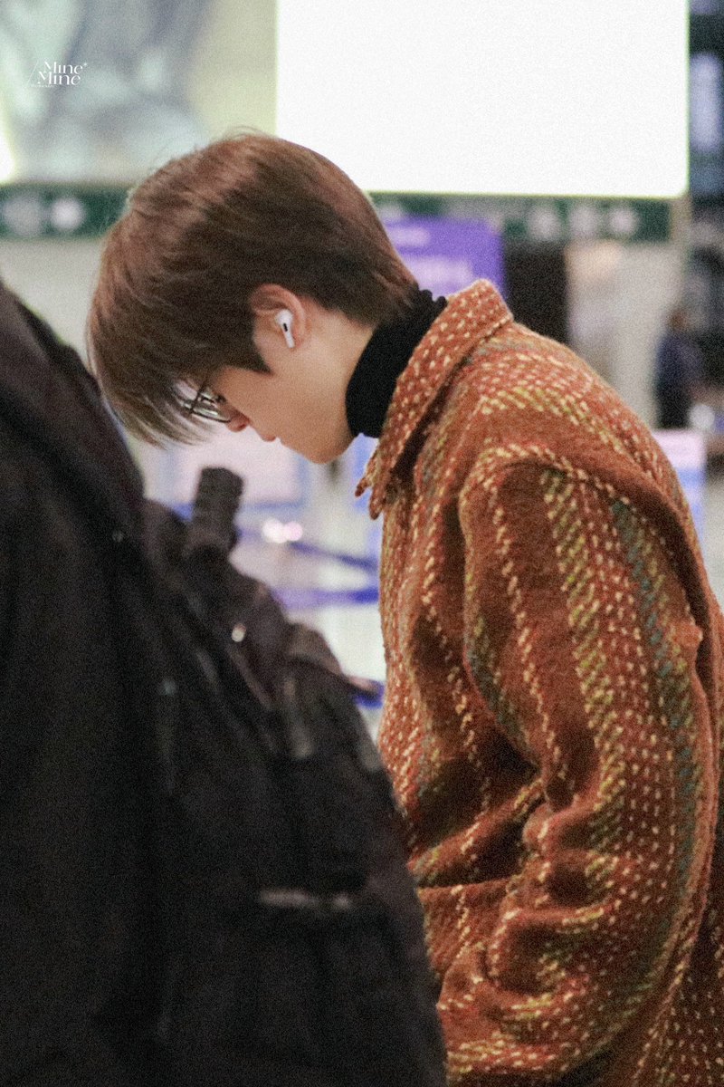 เหมือนจะกลับมาผมน้ำตาลอีกแล้ว ถ้าย้อมดำแล้วมันเฟดได้ด้วยหรอ🥹