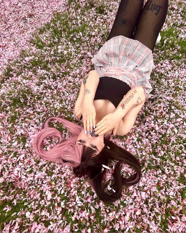 dd_dreamteam_'s tweet photo. What do you think 🤔 

#animegirl #bigbootyfreak #booty #bootyshaking #bootyspread #Emotions #furry #gothgirls #lingerieaddict #twerkaholic #SQUAT #twerkchallenge #TWERKTEAM #whitegirlstwerk #twerkvids #whitgirlstwerk #whitegirls4bbc https://t.co/8AckZd6wZx