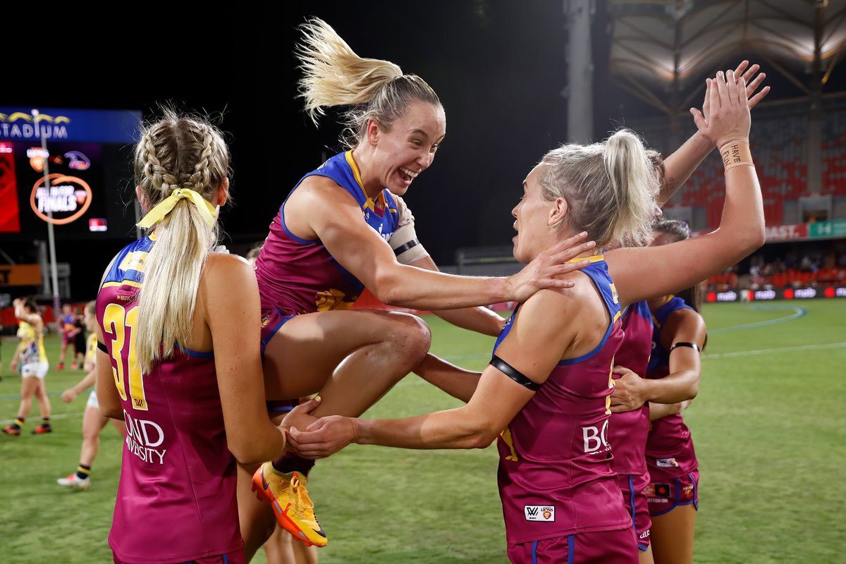 aflwomens's tweet photo. Nat Grider is us right now.

IT'S NAB AFLW GF WEEK 🎉

#AFLW | #AFLWFinals https://t.co/9B4xuoho5b