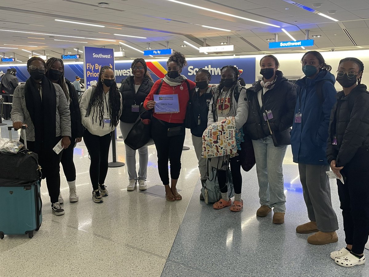 RashekaHenry's tweet photo. I get to spend a week with some of LBUSDs finest students! This will be an unforgettable experience! #HBCU #RoadTrip #CollegeBound #ProudToBeLBUSD #SEL #RestorativeJusticeCircles #FutureLeaders @LBUSDEngage https://t.co/vF2TJqZsMI