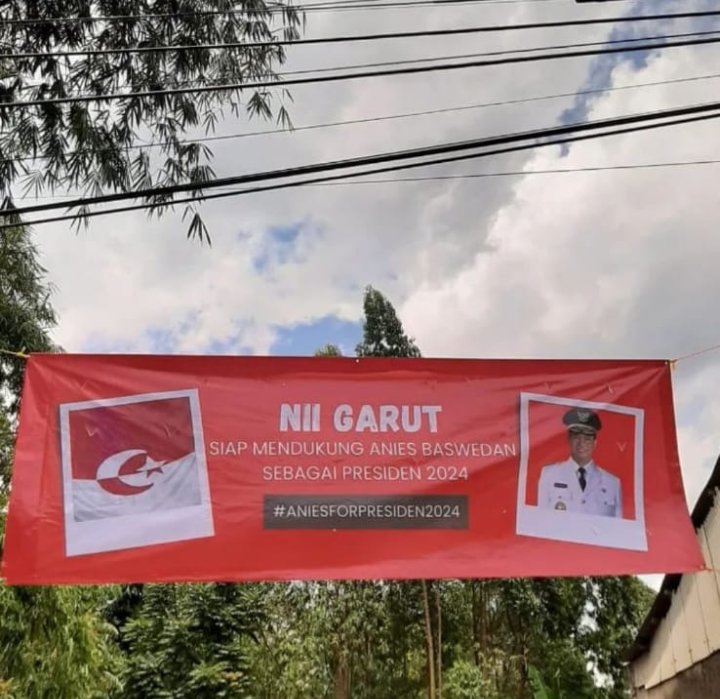 Jaga__NKRI's tweet photo. Waspada terhadap keberadaan kelompok radikal yang masih "eksis" hari ini di Indonesia.

 Memang beda organisasi antara NII, HTI, FPI, JI, JAT, JAD. Tapi mereka saling berafiliasi. Infiltrasi diakar rumput hingga lembaga pemerintah untuk rebut kekuasaan pun sedang dilakukan. https://t.co/vBTomY0yyK