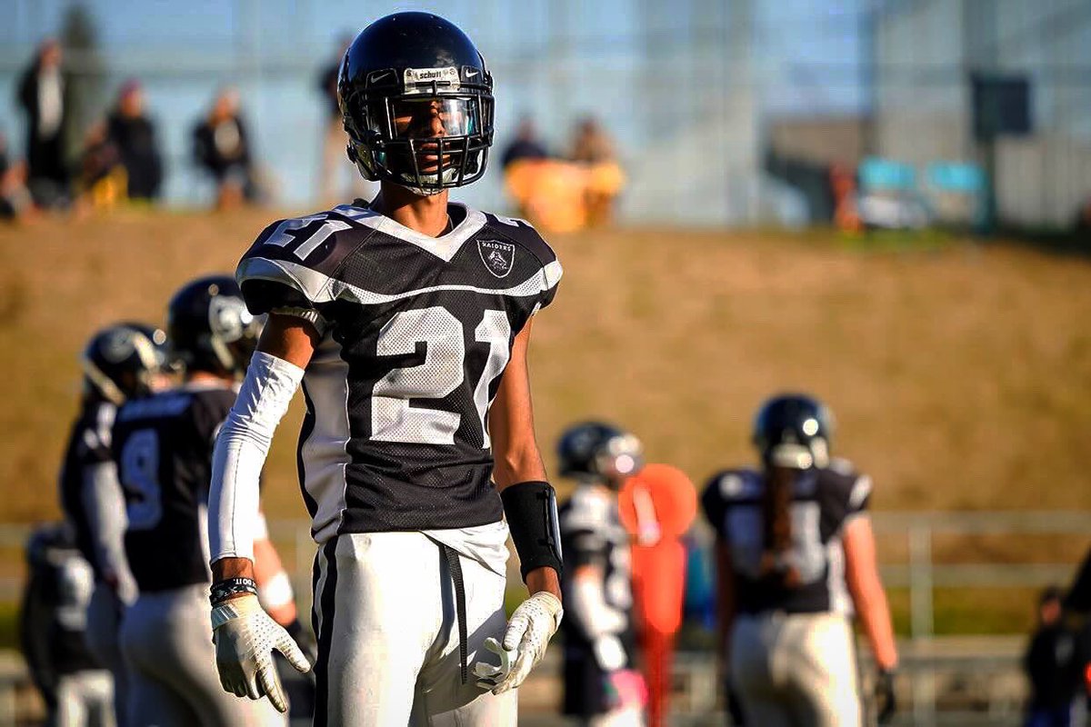 KTD_football21's tweet photo. Great season boys. Looking forward to next year and all the opportunities to come with it @RMFL_Raiders https://t.co/ZxsHVg8fAb