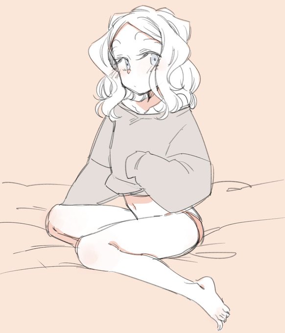 スウェットとパンツの組み合わせ良い…( ˘ω˘ )
 #大学生ちびっこちゃんと同棲 #ちびっこちゃん朝活 