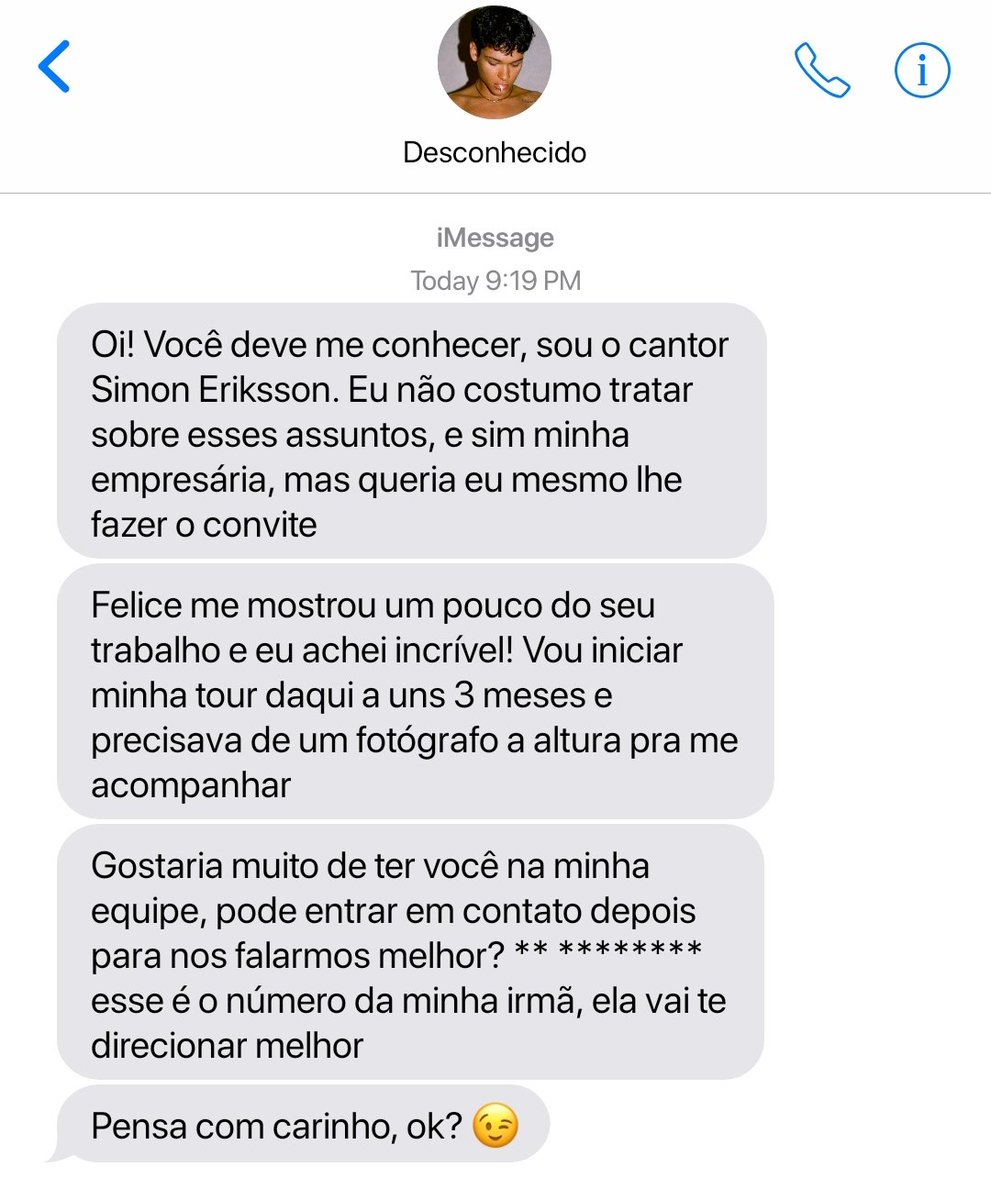 alwaysbeenomar's tweet photo. 🎤 au wilmon -  interestelar tour

Simon é o novo cantor pop do momento, prestes a entrar em tour e precisando de um fotógrafo para sua equipe. 

Wilhelm é um fotógrafo não tão conhecido e recebe um convite para trabalhar com Simon, o cantor que ele detesta. https://t.co/QoaE4lXo3D