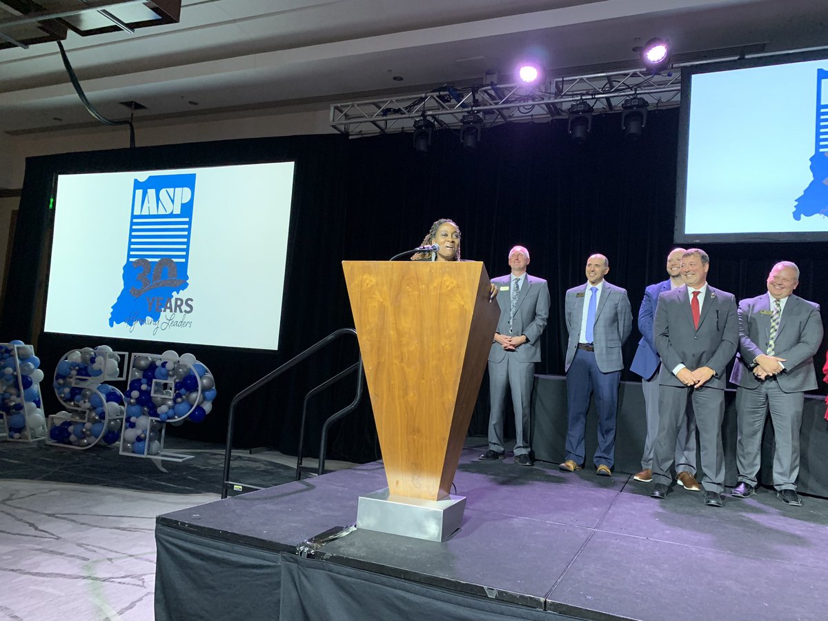 WayneTwpSuper's tweet photo. Congratulations @BrittonAWayne for being selected as the 2022 @INPrincipals Elementary Principal of the Year for Indiana.  We are so proud of you!! #wearewayne https://t.co/25RLtFbGxB