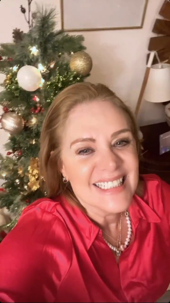 Reina_Buenfil's tweet photo. Mi pitica 🤏🏻❤️
Te amo Buenfil @ebuenfil 💖❤️
#amote https://t.co/Rq2mzm94TI