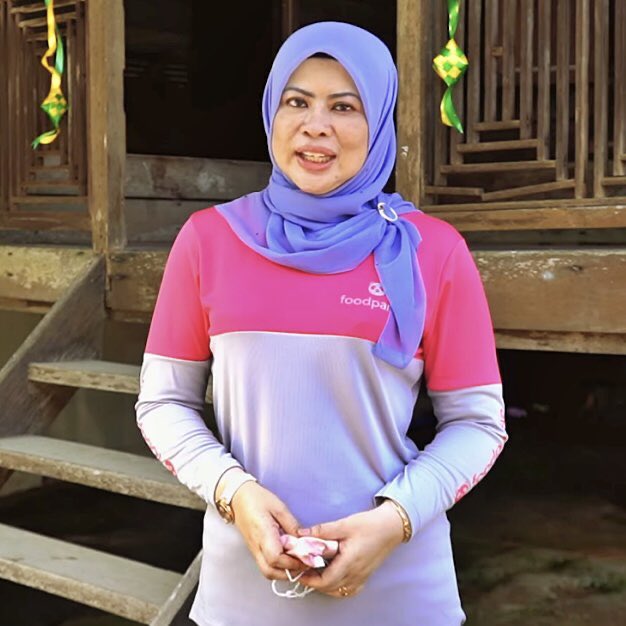 BermamaTV's tweet photo. Sanusi nafi pimpinan PN resah dan sibuk buat panggilan untuk dapatkan sokongan bagi bentuk kerajaan. 

“Semua tunggu rider hantar makanan, dulu Rina Haron ada, sekejap je dah sampai” ujar beliau sebak https://t.co/gbzoeQ7xWn
