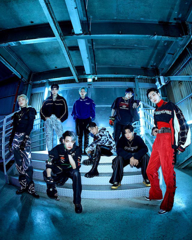 JoJoWright's tweet photo. #ATEEZ + #DemiLovato TONIGHT 8-10pm @1027KIISFM!!! 🙌🏼 #JoJoOnTheRadio @iHeartCountdown ➡️➡️ https://t.co/2YbC9GCANH https://t.co/Y7rktoxINa