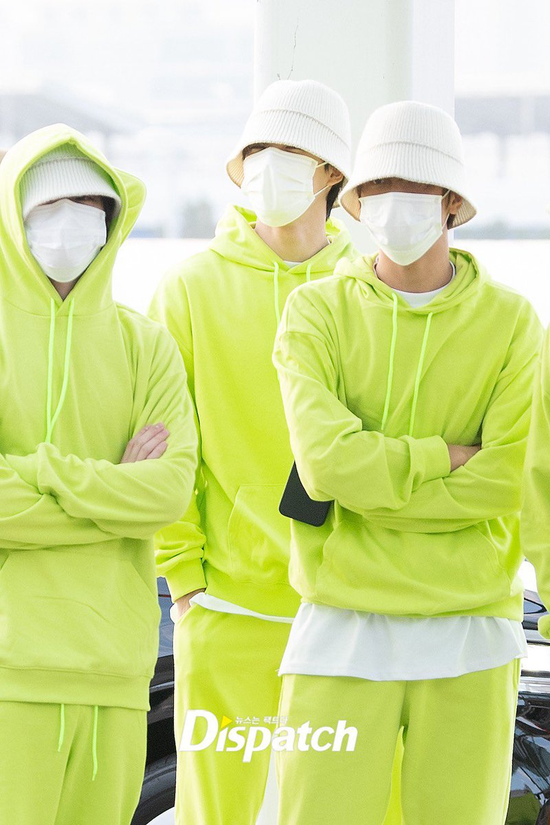 [PRESS] 221121 #NCTDREAM at Incheon International Airport on the way to Nagoya, Japan for NCT DREAM TOUR 'THE DREAM SHOW2 : In A DREAM' in Nagoya

#JENO, #HAECHAN &amp; #CHENLE