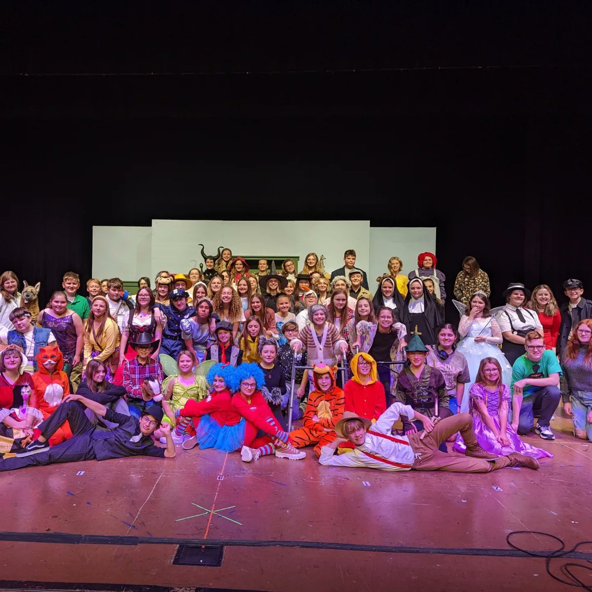 choir_ecms's tweet photo. That's a wrap on Enchanted Bookshop! Thank you to this fantastic cast and production staff for all of their hard work the past 3 and half months! Another successful show in the books! Get it, books?!
#enchantedbookshop #fallplay #eastcentraldramaclub #eastcentralmiddleschool https://t.co/b7wsfidEkM