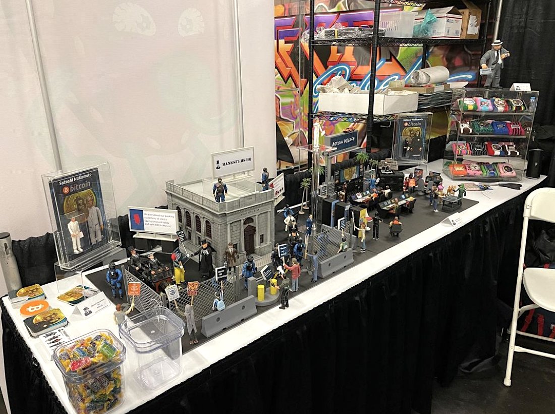 toysrevil tweet media