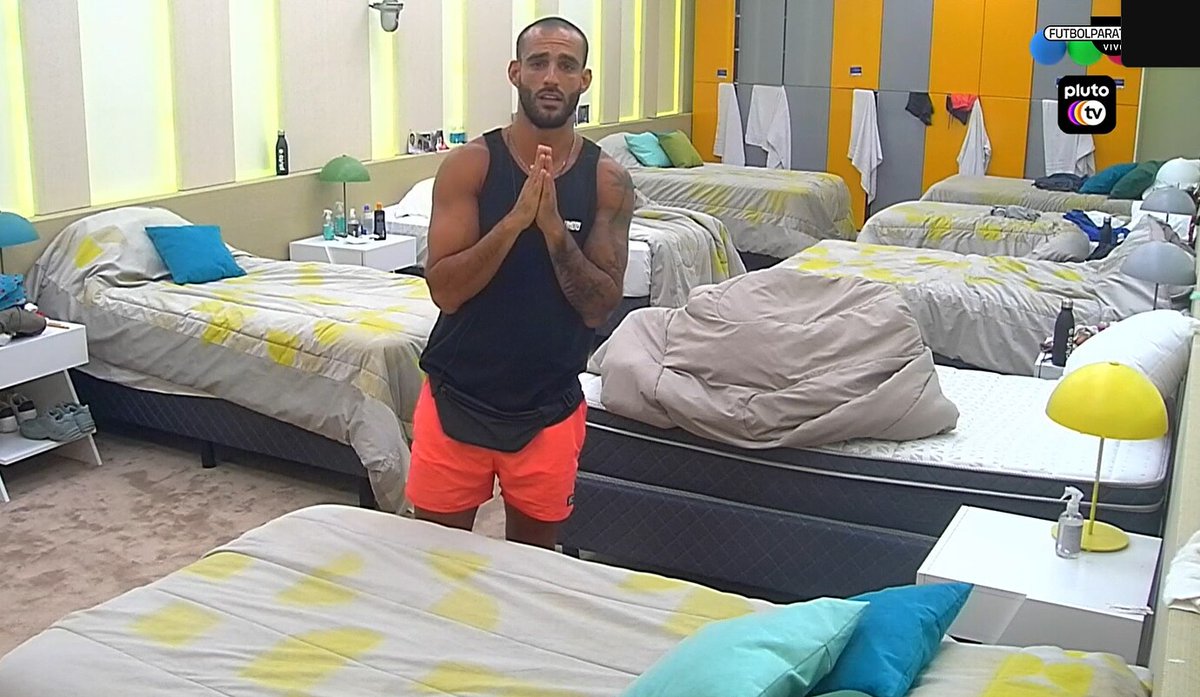 LeoFX912's tweet photo. “Por favor loco, necesito una linea, no doy mas hermano, me estoy quedando pelado” #GH22 #GranHermano #GH2022 #Alfa #Alfareta #Alfaneta #LaAlfaloneta #Tachero #Diputada #Diputoda #Frodo #Agustin #Coty #Thiago #ThiagoGh #tini #Frodoneta #Tora #disney #primo #Cata #conejo #conejogh https://t.co/POqDnIOySu