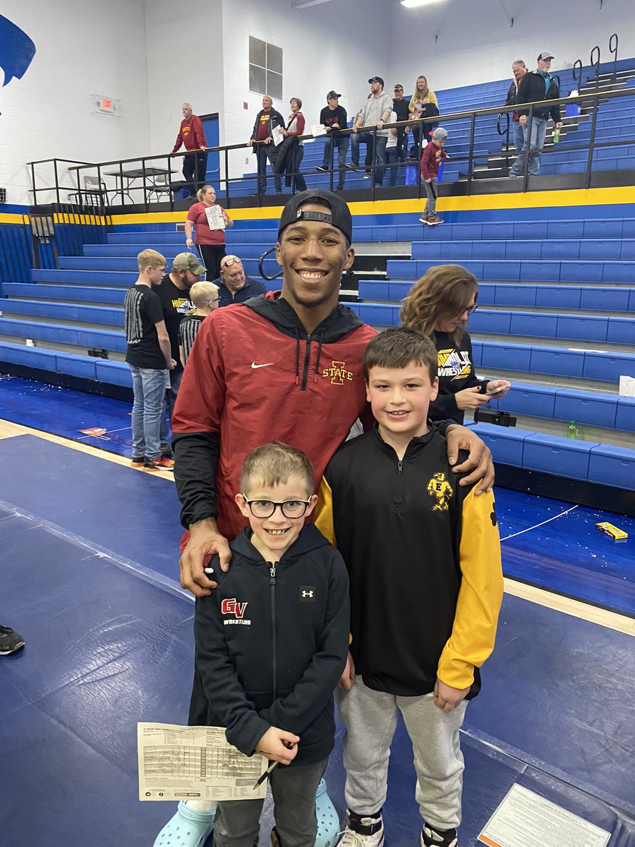 brett_hansen's tweet photo. Thanks to @Carrchamp for taking a picture with my son today after the Grandview/Iowa State match today. Fun to watch you wrestle and see how you interacted with all your young fans after the meet was over. Best of luck the rest of the season!! https://t.co/jRPOWoBl4Z