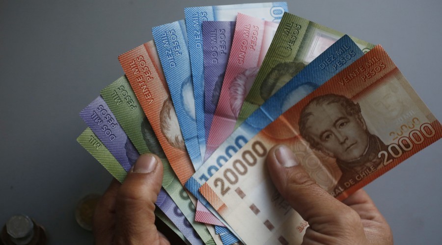 Mega's tweet photo. Bonos para cotizantes: Conoce qué beneficios pueden acceder los afiliados de las AFP >> https://t.co/GY9yy76X7d https://t.co/NKnIBzvQp5