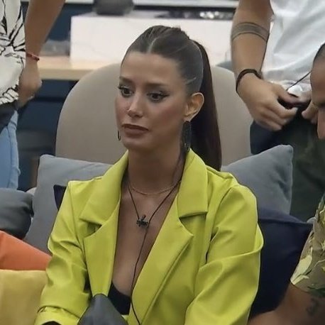 ElLauchaOkey's tweet photo. ALFA CONTINUA. Las caras de la Tora y Tini son ARTE PURO. ARTE. #GH2022 https://t.co/vhJa1KfedS